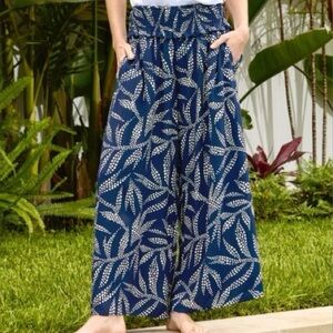 Polka Dot Leaf Print Wide Leg Pants Navy + White NEW Smocked Waist Size Medium